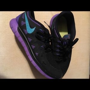 Nike Women’s Free Runs size 8.5